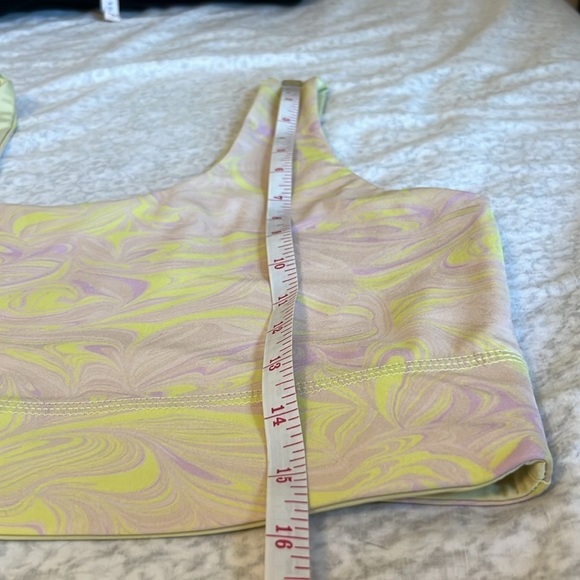 Fabletics Harlow Reversible Medium Impact Sports Bra - Picture 9 of 10